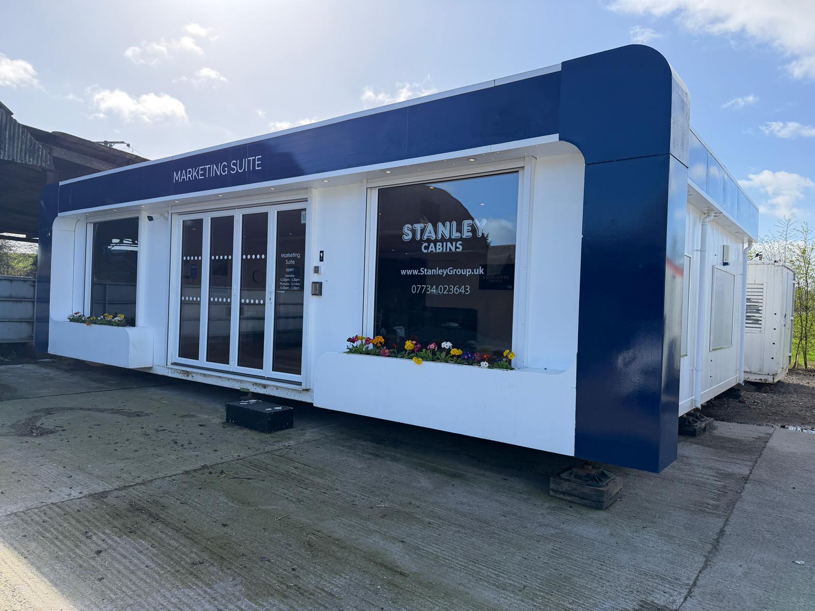 32′ x 24′ Premium Self-Contained Marketing Suite with Welfare Module – Ref.-SHOW