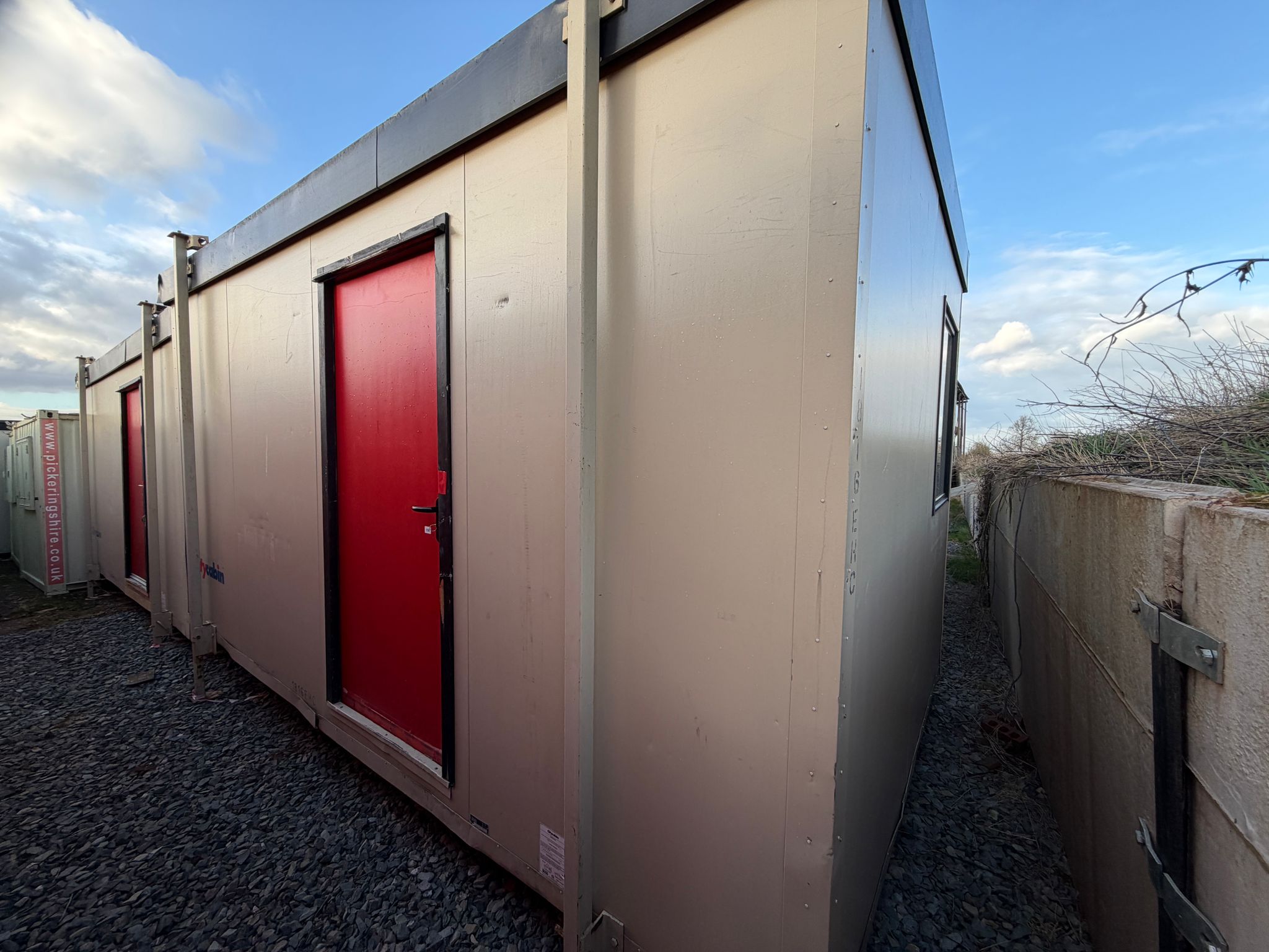 16′ x 9′ Open Plan Jackleg Portacabin – Ref.-158