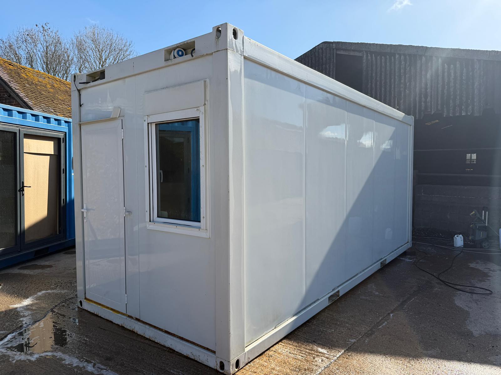 20′ x 8′ Sleeper Unit – Ref.-TFJ