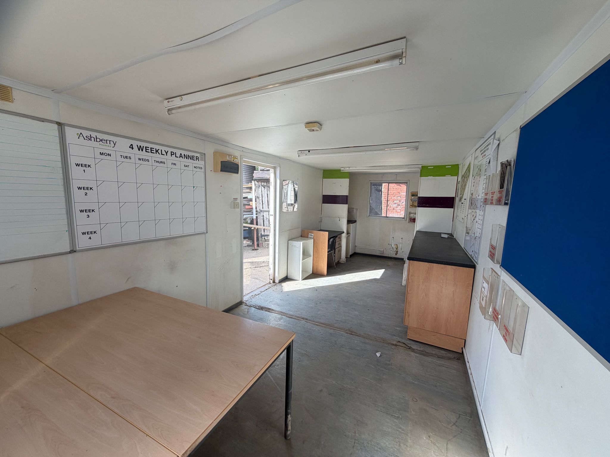 24′ x 10′ Office with Kitchenette – Ref.-273