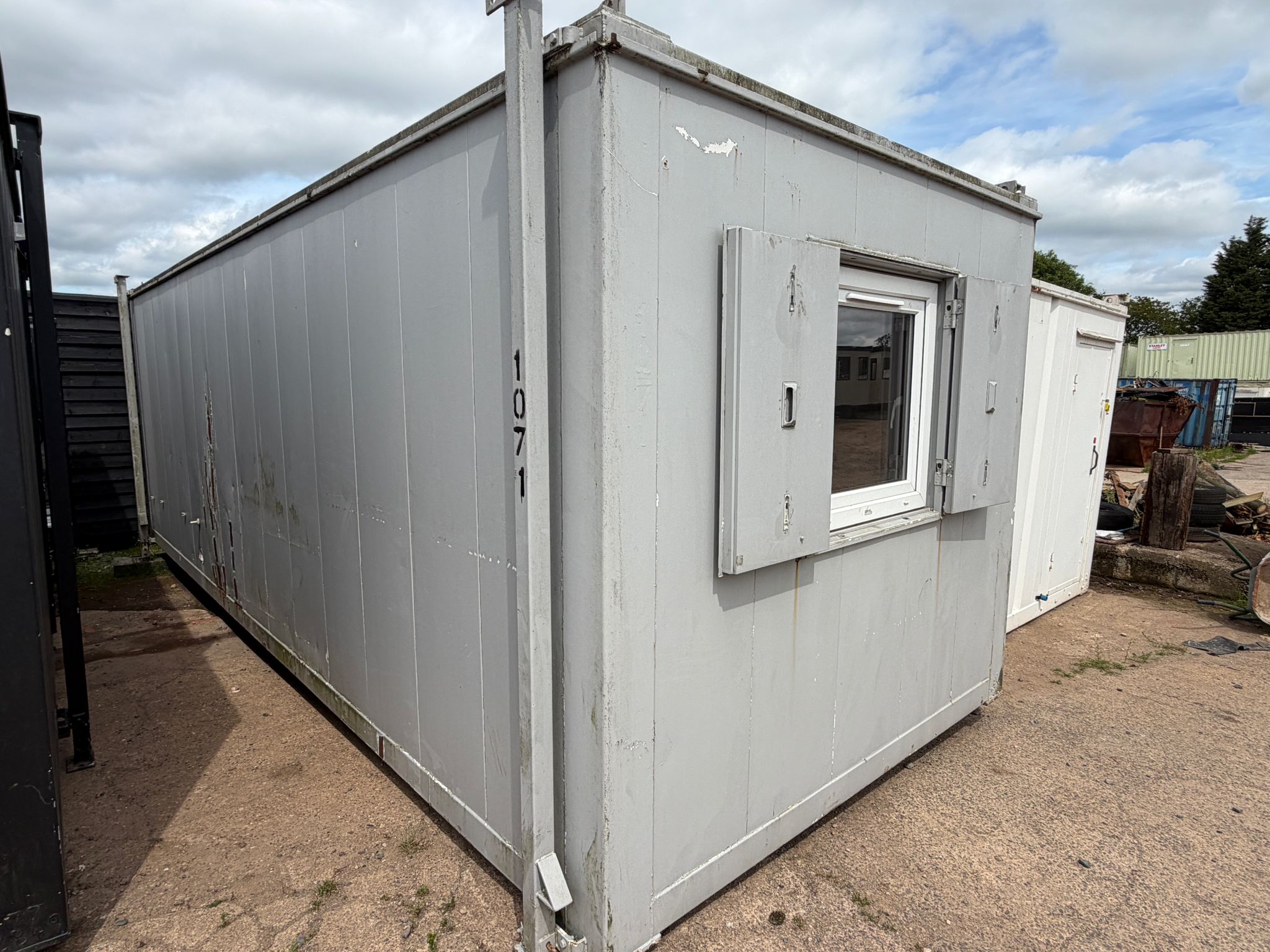 24′ x 9′ Canteen/Changing Drying Room/Toilet – Ref.-293