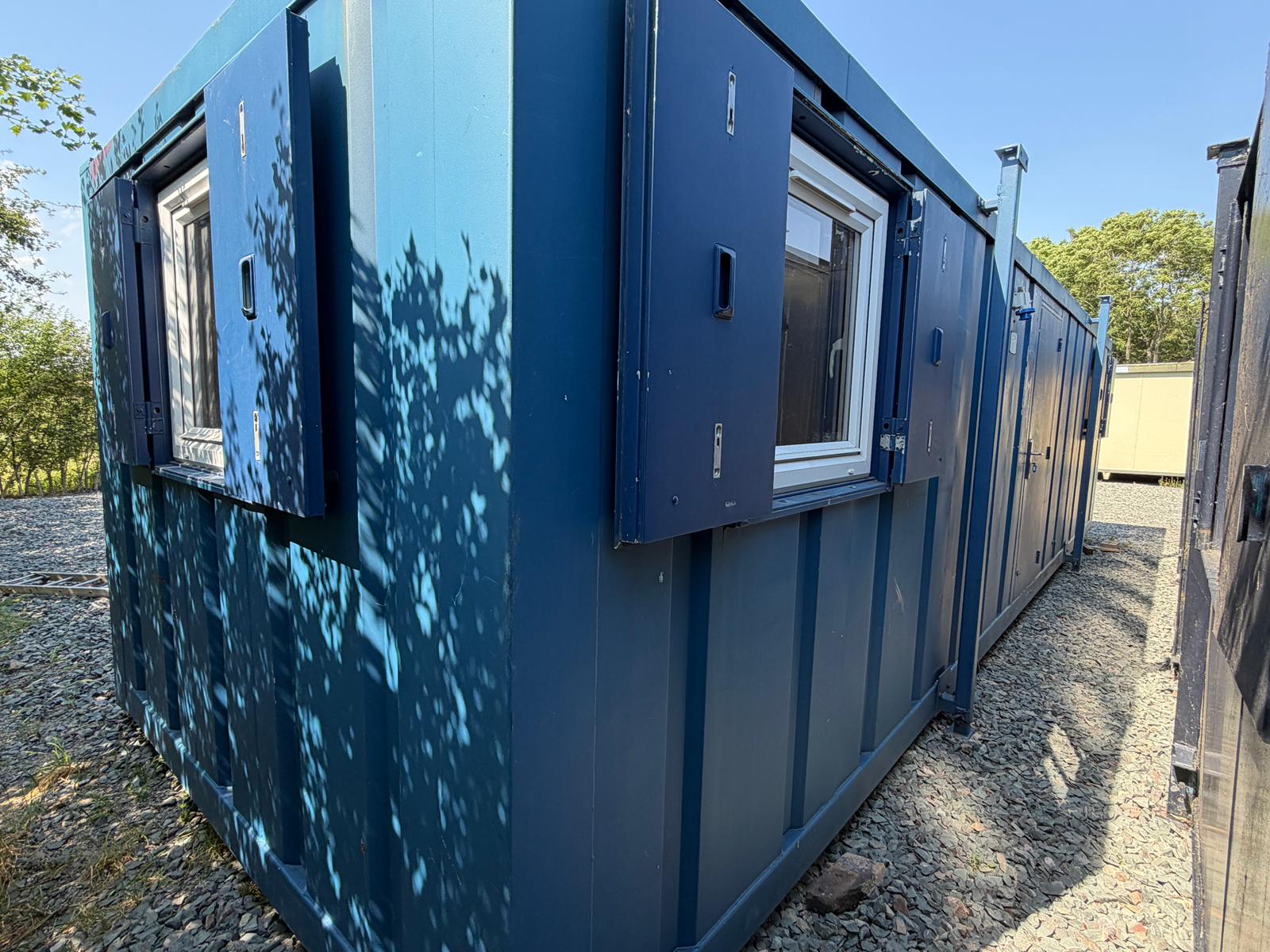 32′ x 10′ Office with Kitchenette – Ref.-324