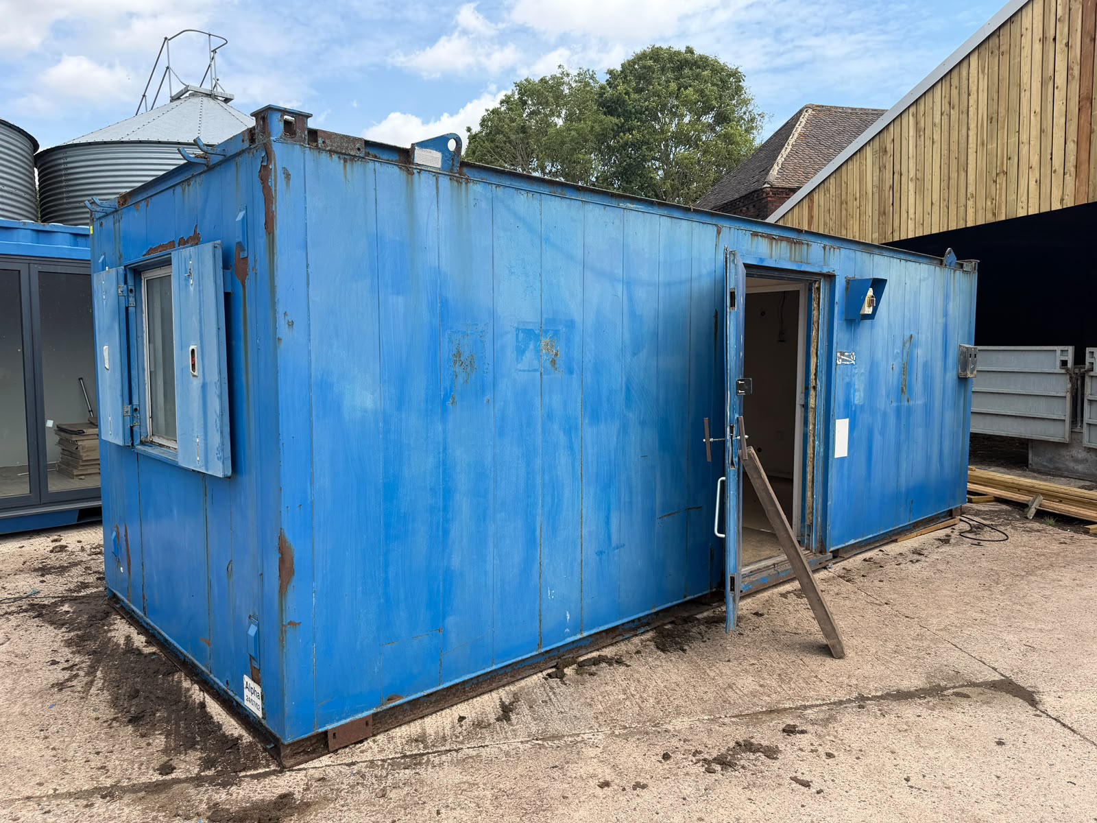 24′ x 9′ Split Office and Kitchenette – Ref.-325