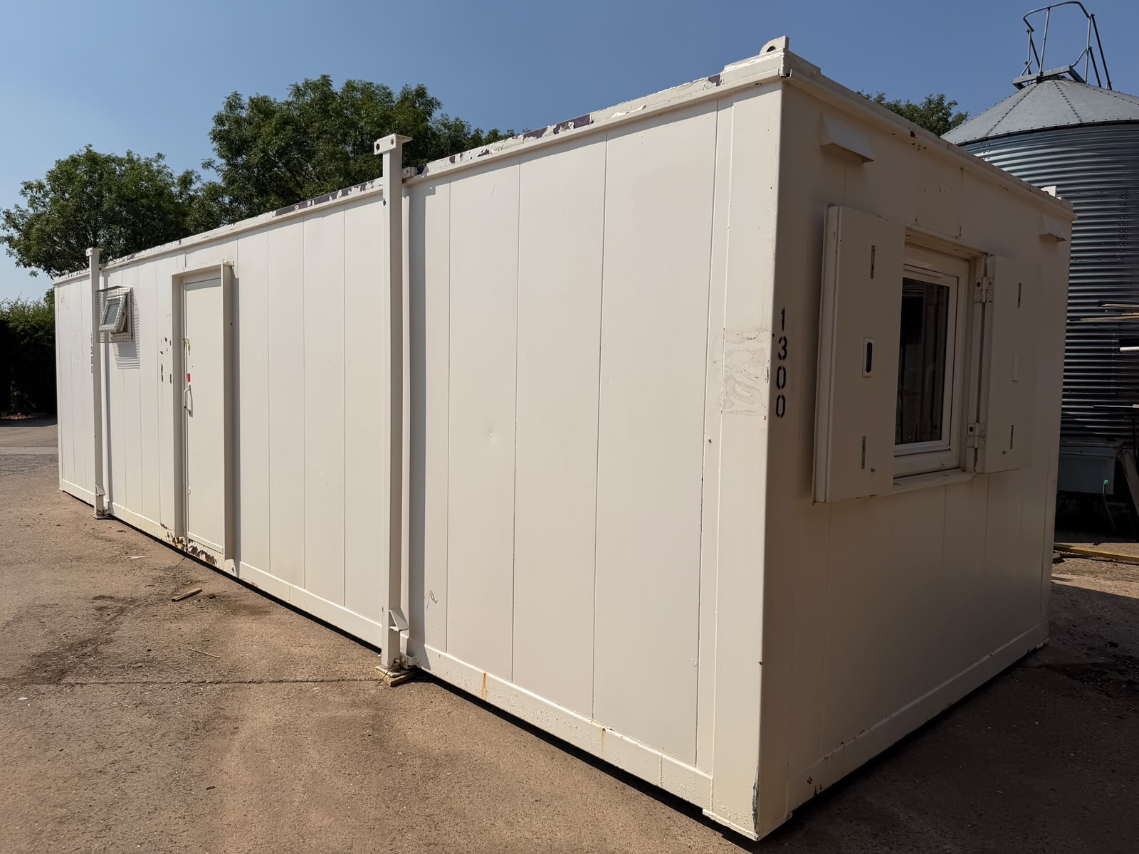 32′ x 10′ 2+1 Toilet plus Changing Room – Ref.-335