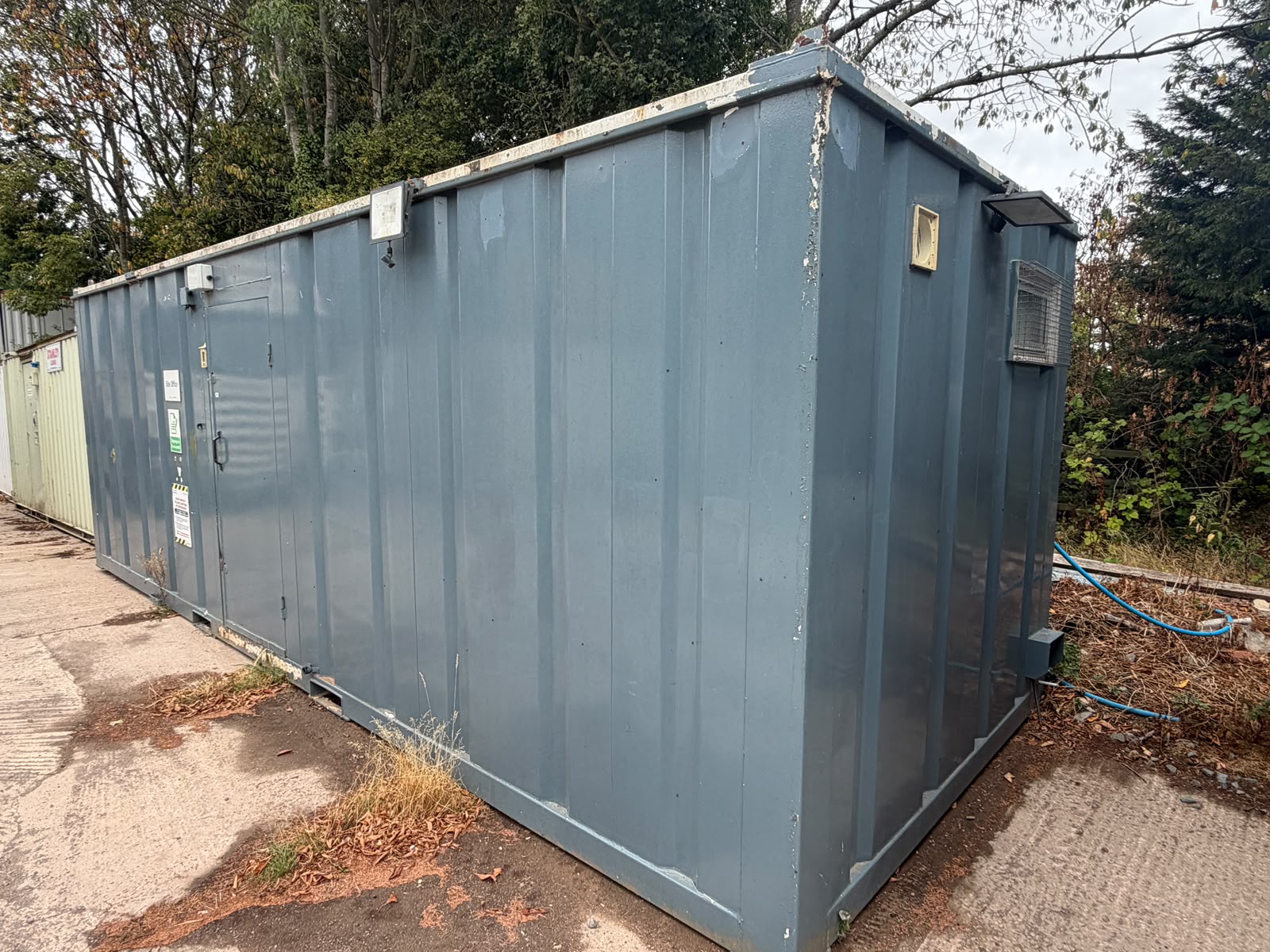 24′ x 9′ Split Office and Canteen – Ref.-328
