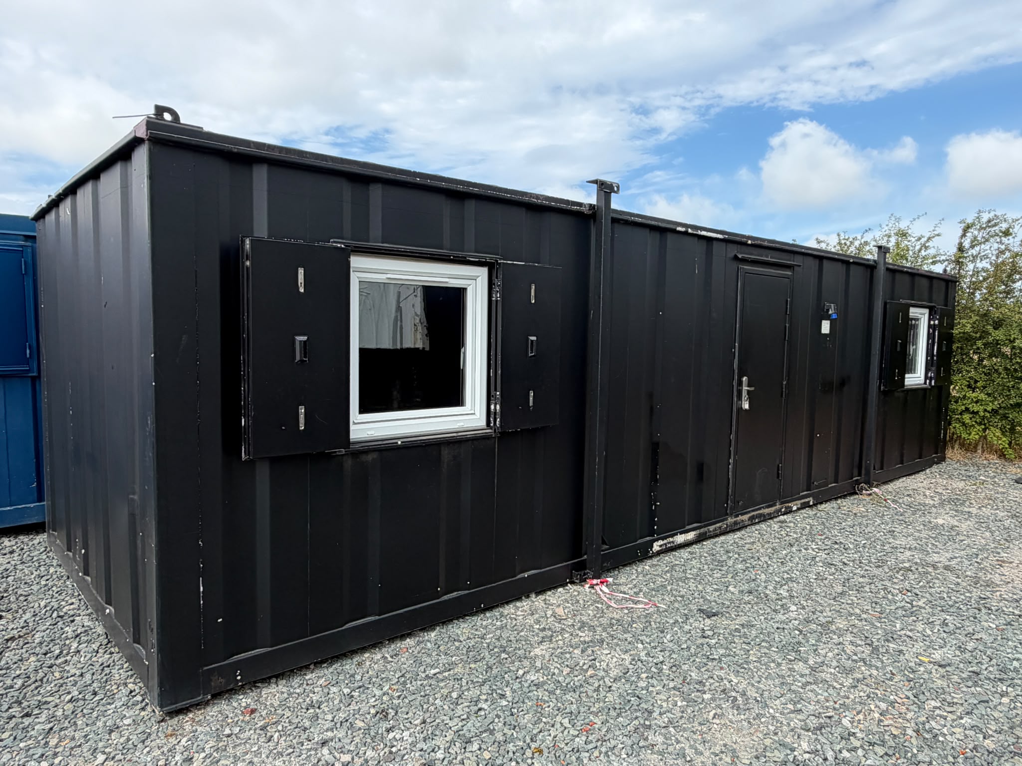 32′ x 10′ Split Office and Canteen – Ref.-347
